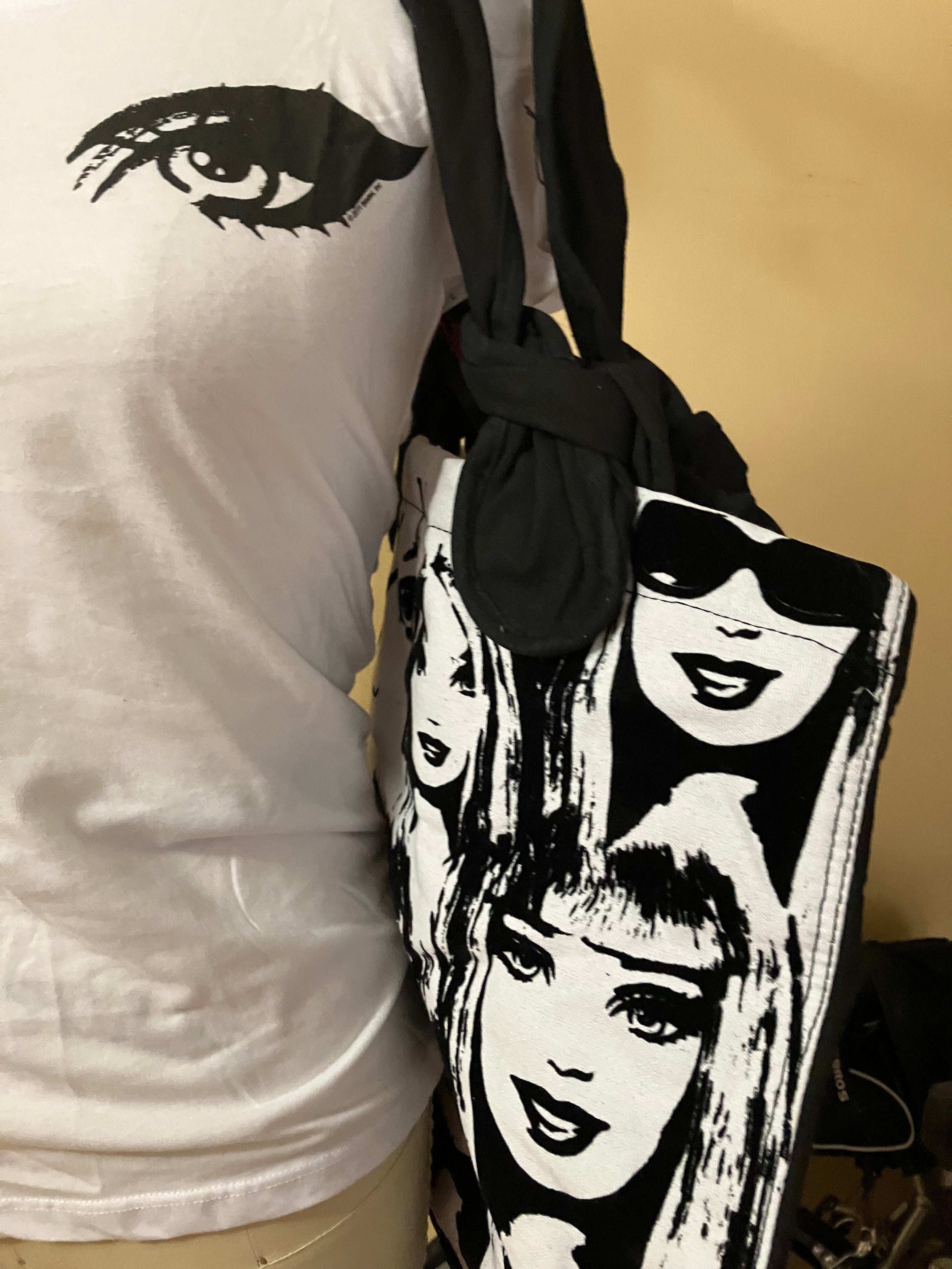 BRAND NEW & RARE FIND - BARBIE TOTE BAG with Barbie Medium T-Shirt